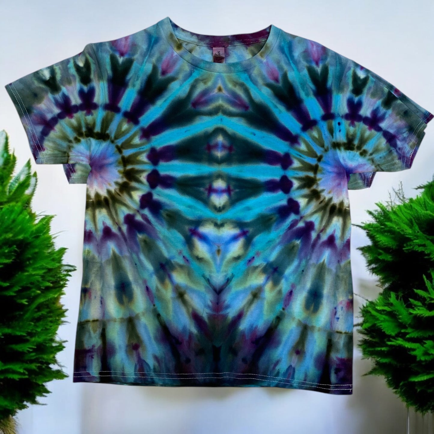 Double Fan Fold Design Large Youth Tee