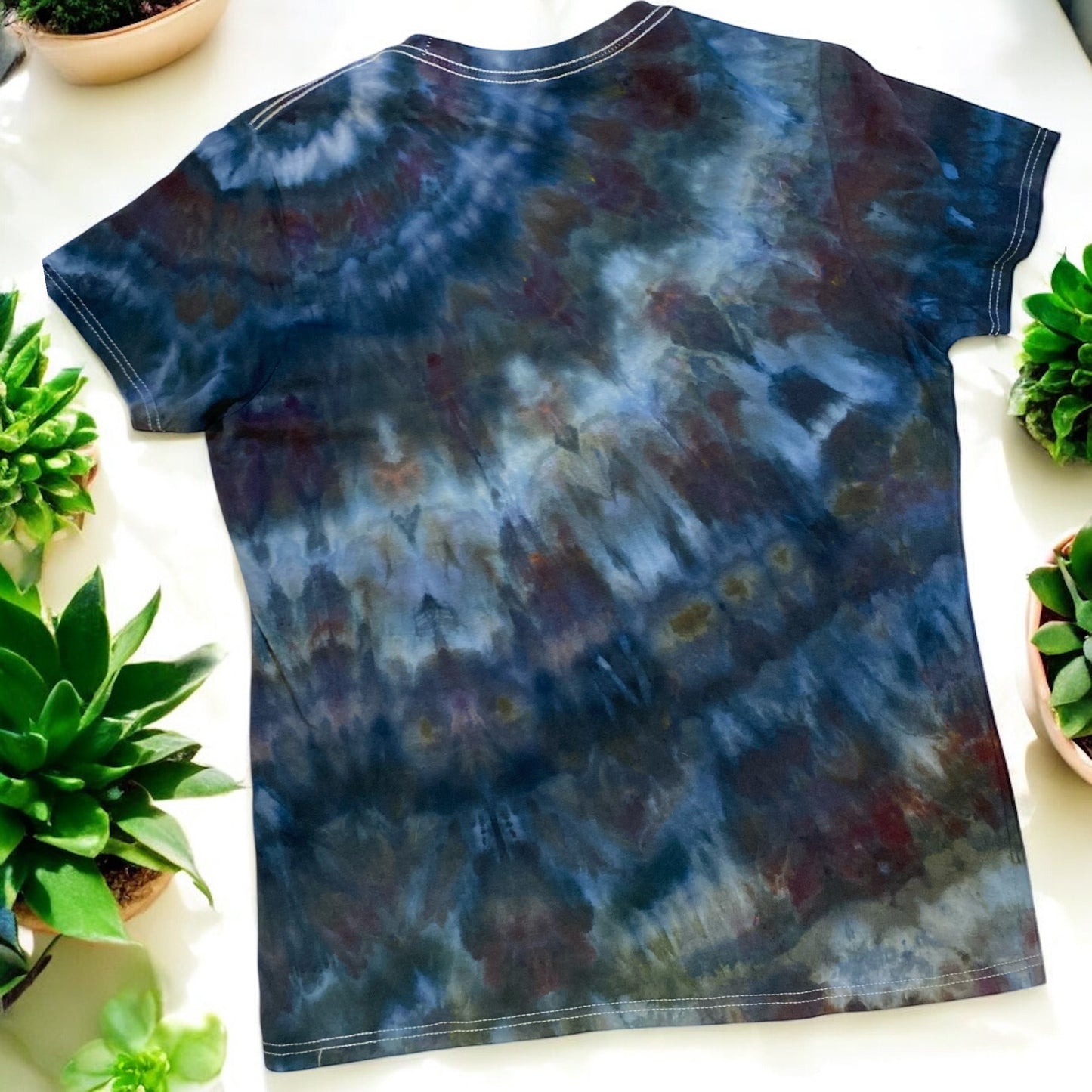 Feather Design Women's Medium Tee