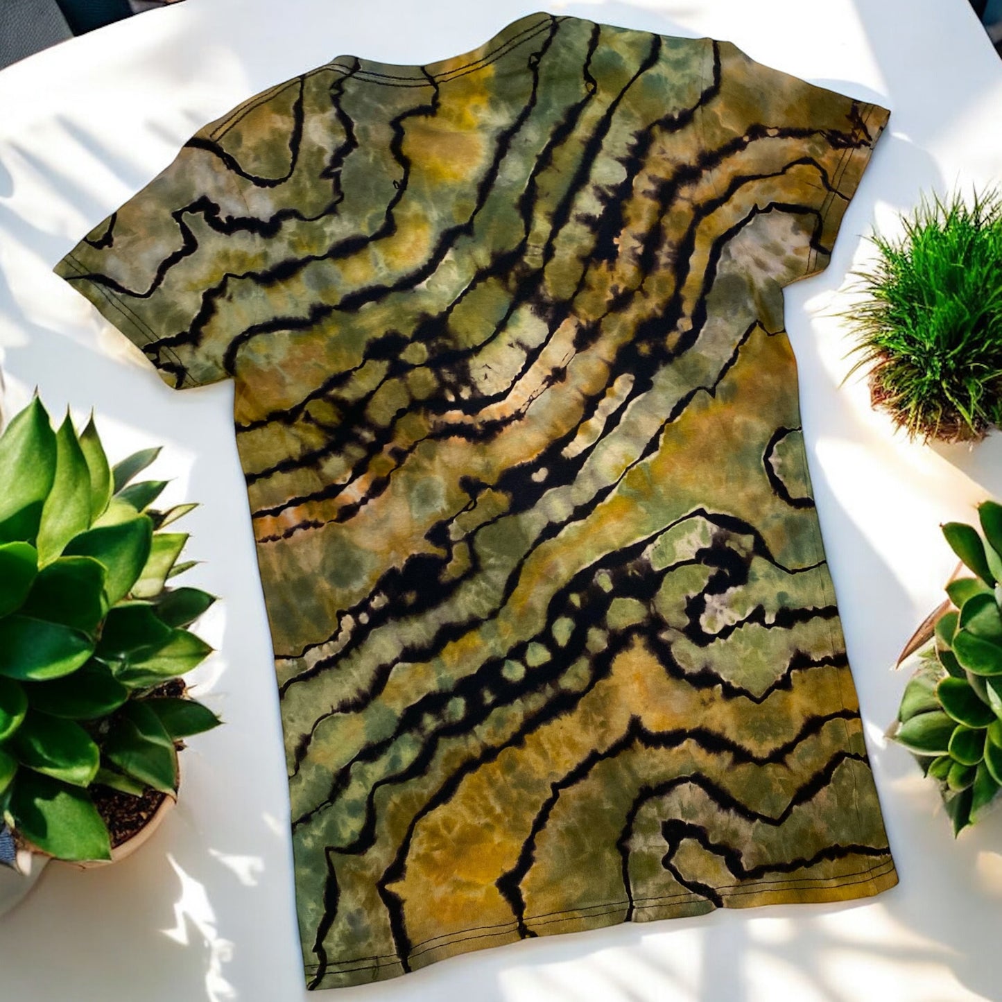Reverse Geode Design Women's V-Neck Tee