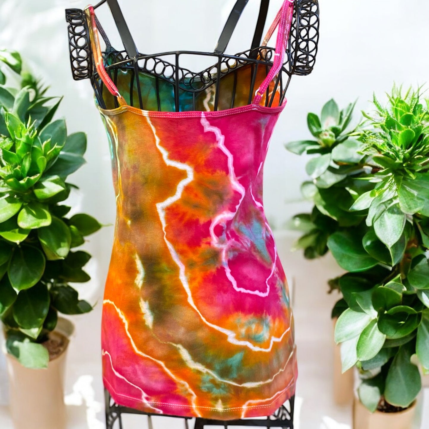 Geode Design Women's Medium Spaghetti Strap Tank Top