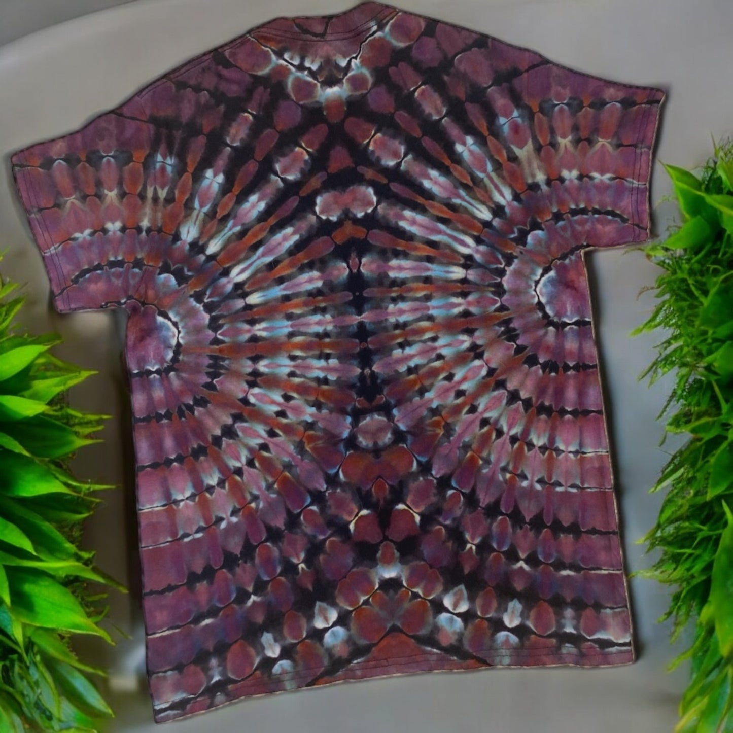 Reverse Double Fan Fold Medium Unisex T-Shirt