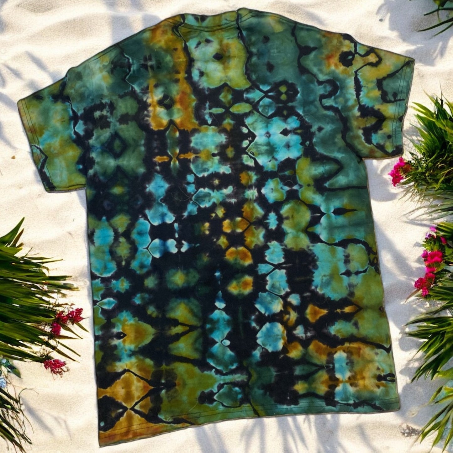 Reverse Glitch Design Medium Unisex T-Shirt
