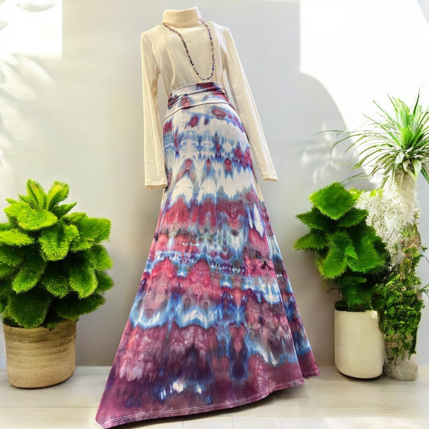 Feather Design Women's Small Rayon Maxi Skirt