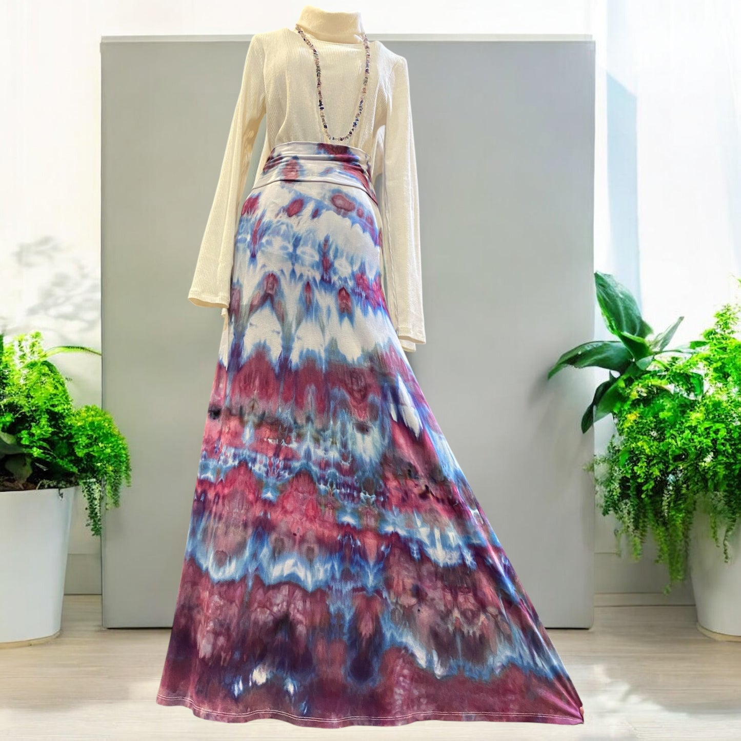 Feather Design Women's Small Rayon Maxi Skirt