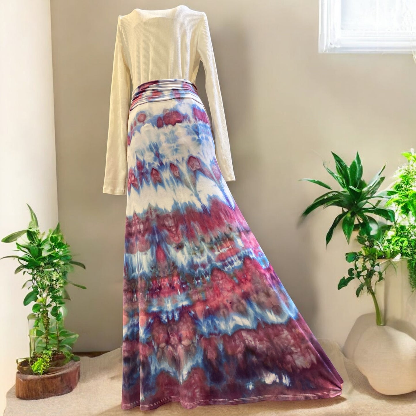 Feather Design Women's Small Rayon Maxi Skirt
