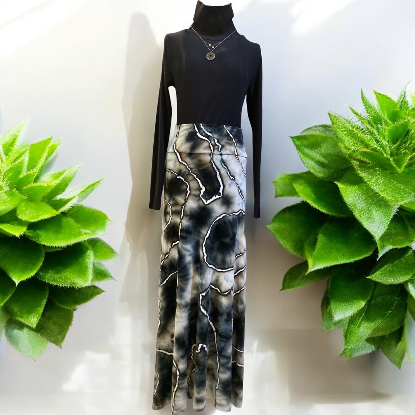 Chic Geode Design Women's Medium Maxi Skirt