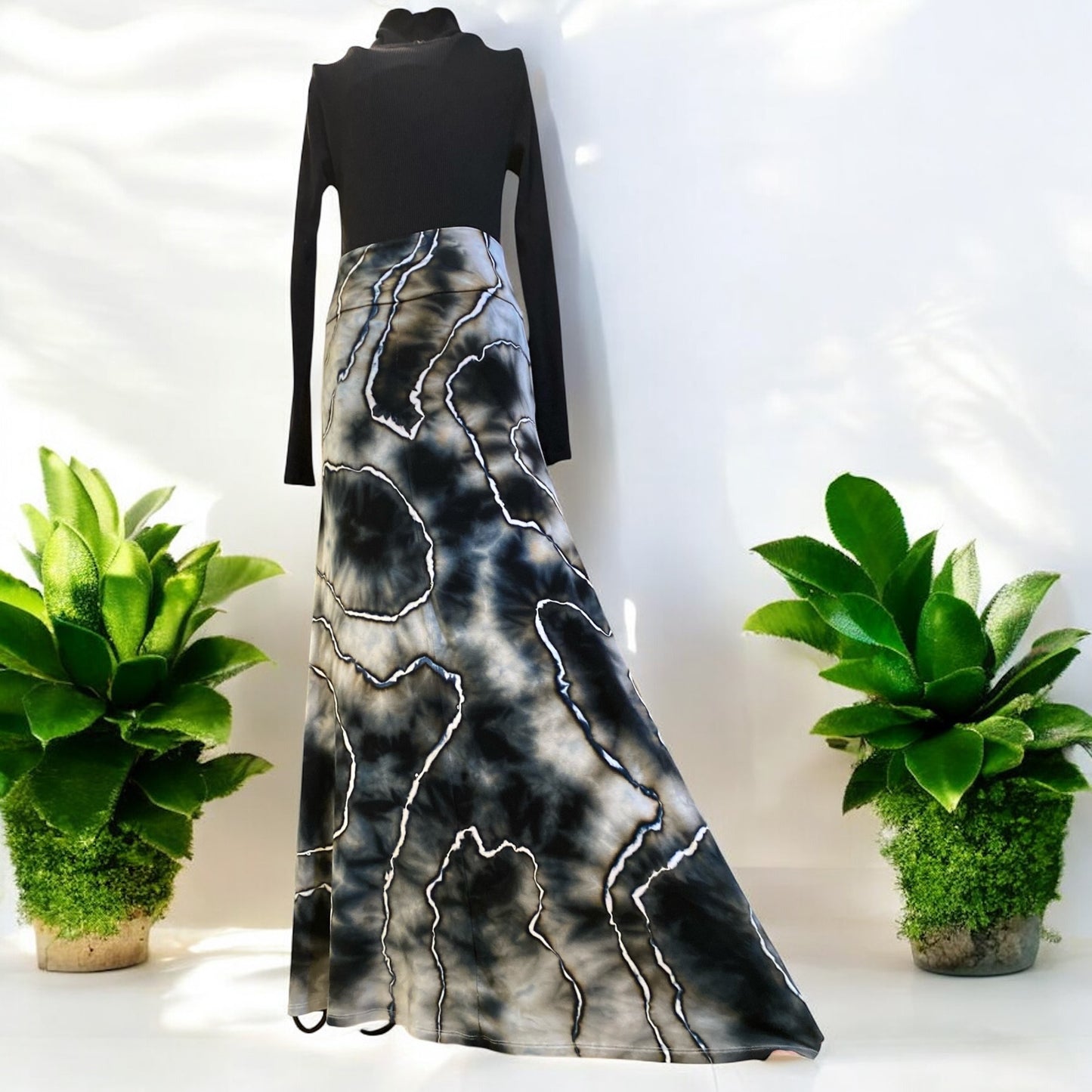 Chic Geode Design Women's Medium Maxi Skirt