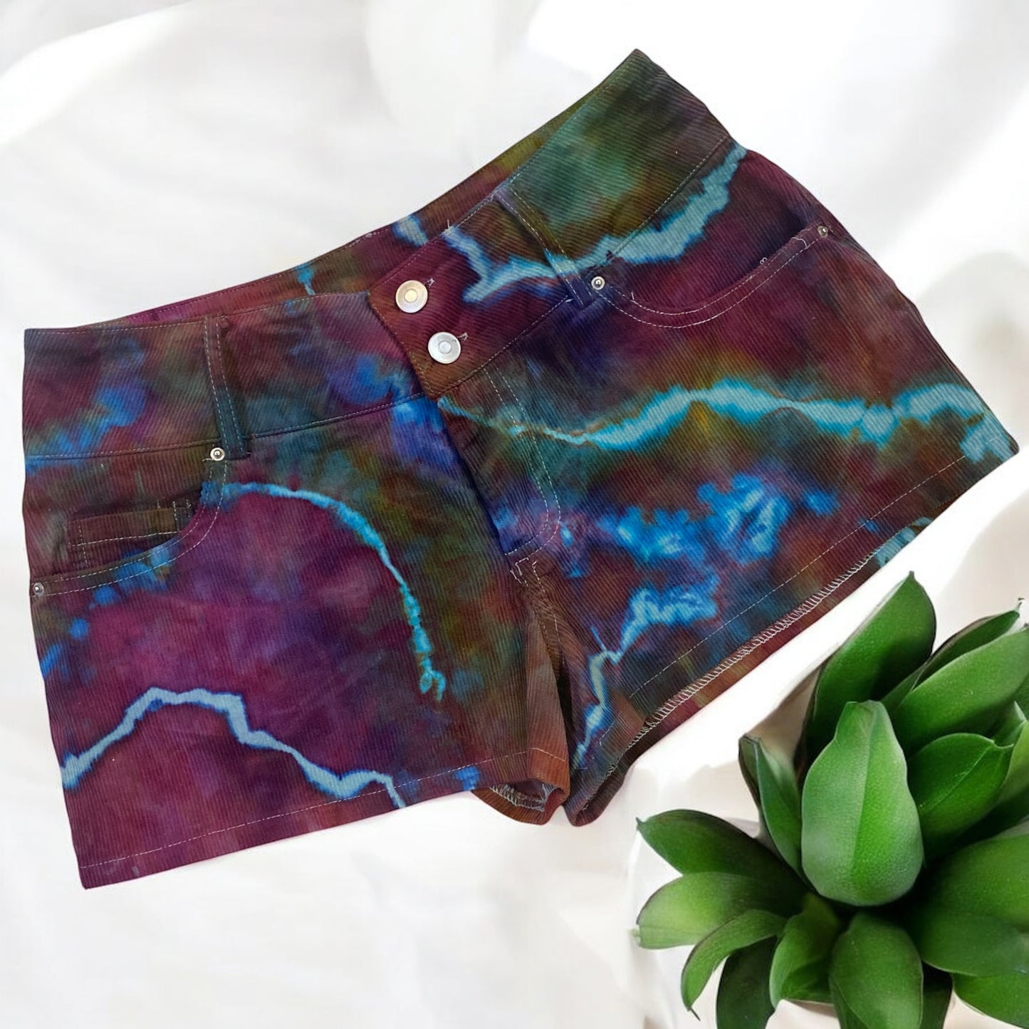 Geode Design Women's Small Corduroy Low Rise Shorts