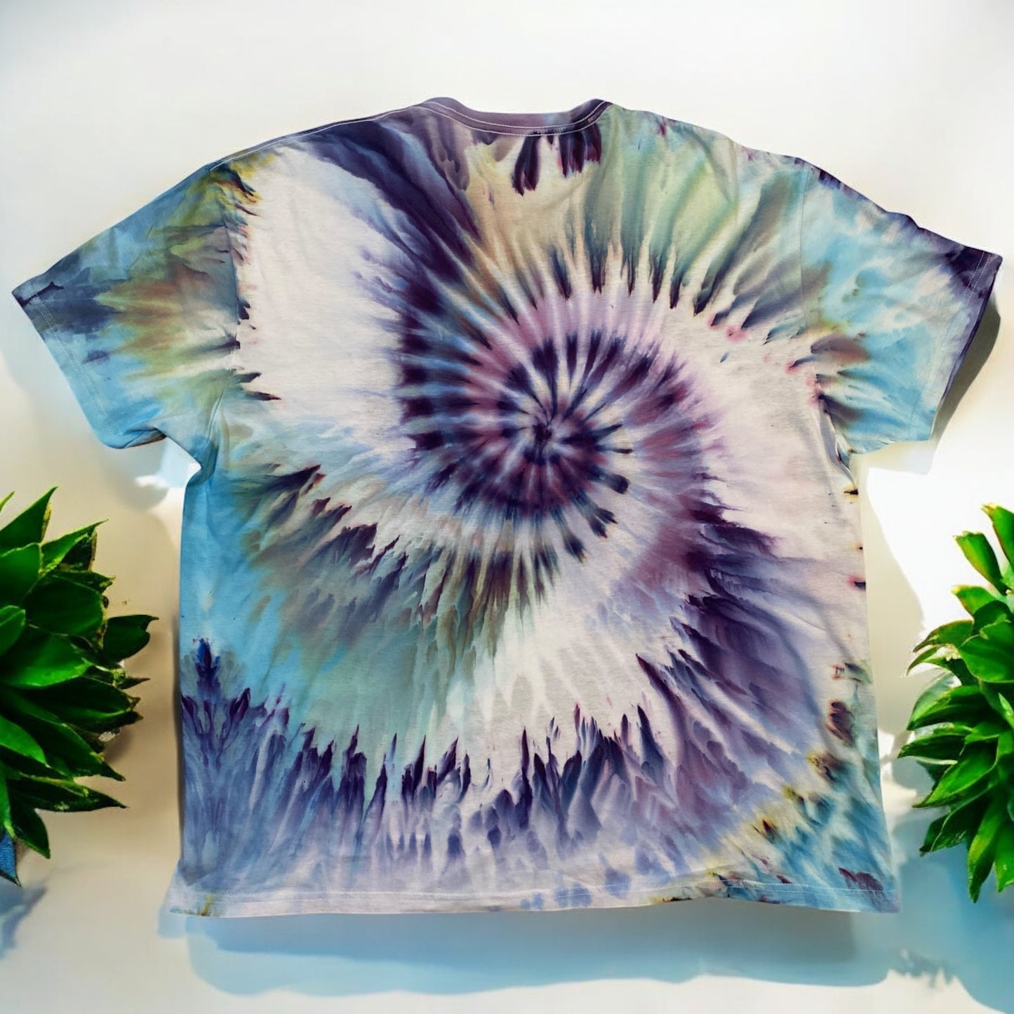 Gravity Spiral Design Unisex 2XL Soft Style T-Shirt