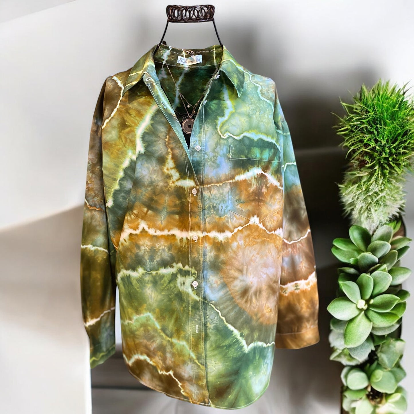 Women's Button Down Blouse Earthy Geode Design Size Small/Petite