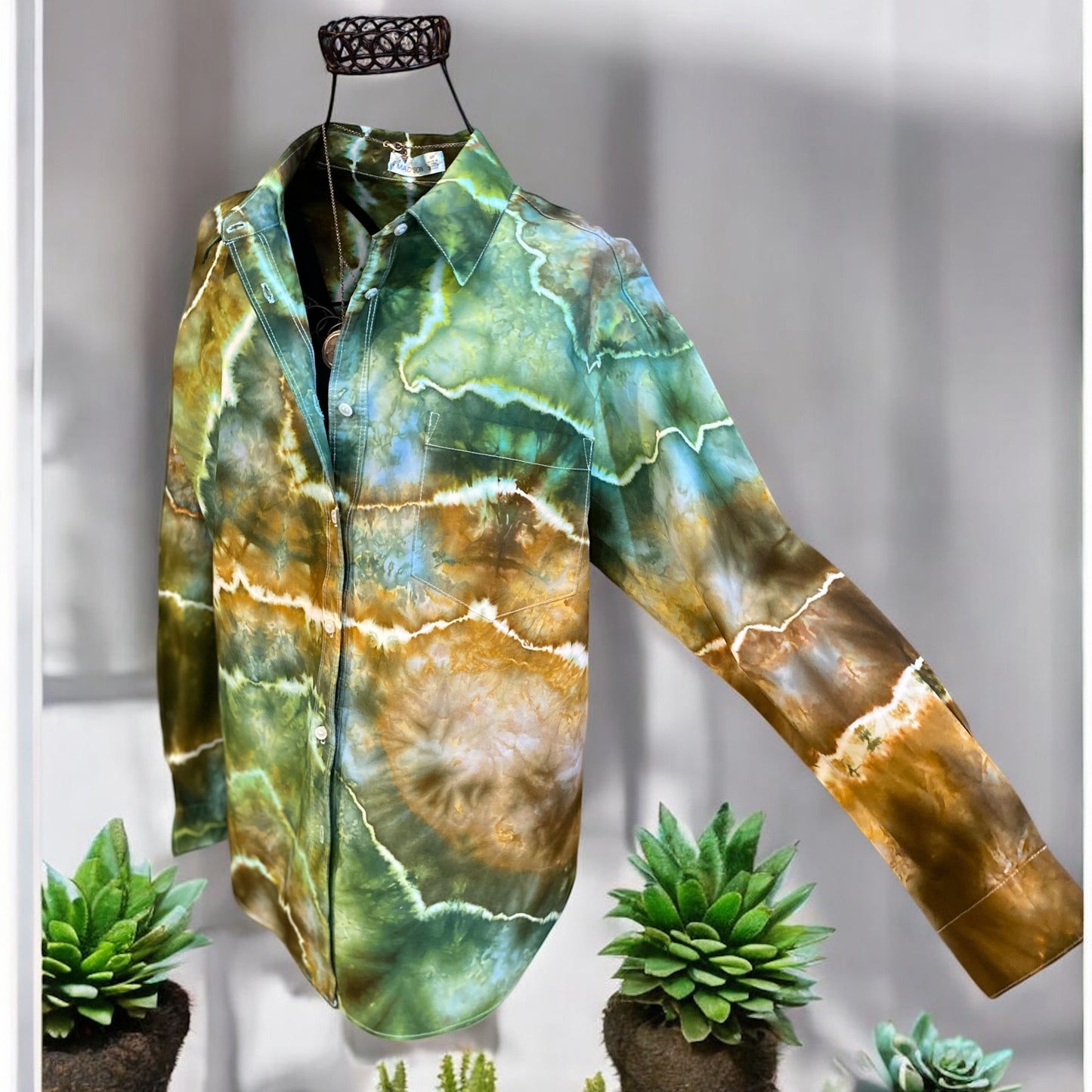 Women's Button Down Blouse Earthy Geode Design Size Small/Petite