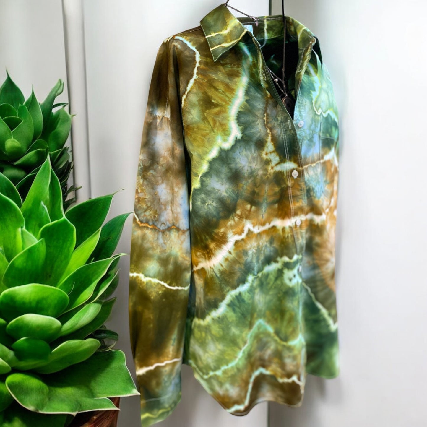 Women's Button Down Blouse Earthy Geode Design Size Small/Petite