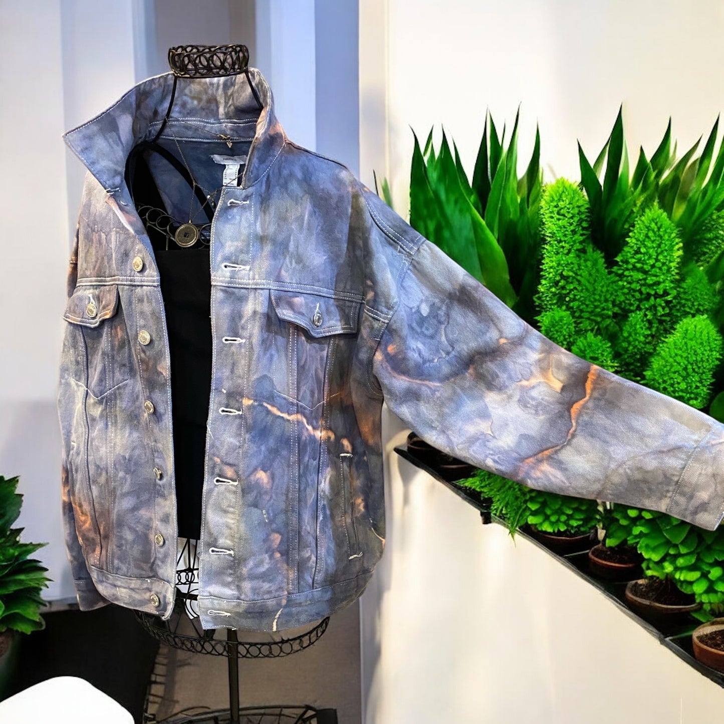 Women's Loose Geode Design Drop Sleeve Jean Jacket Size M