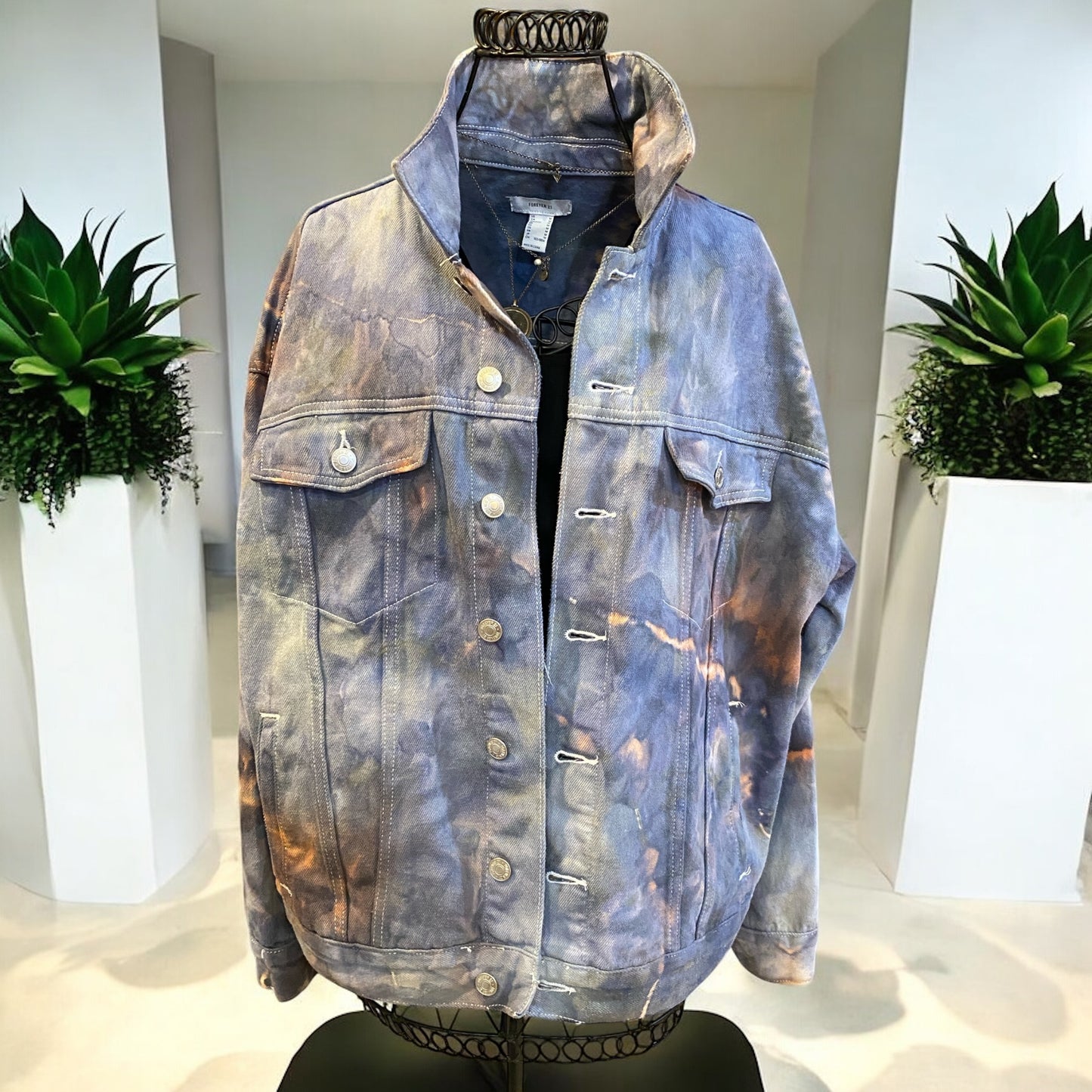 Women's Loose Geode Design Drop Sleeve Jean Jacket Size M