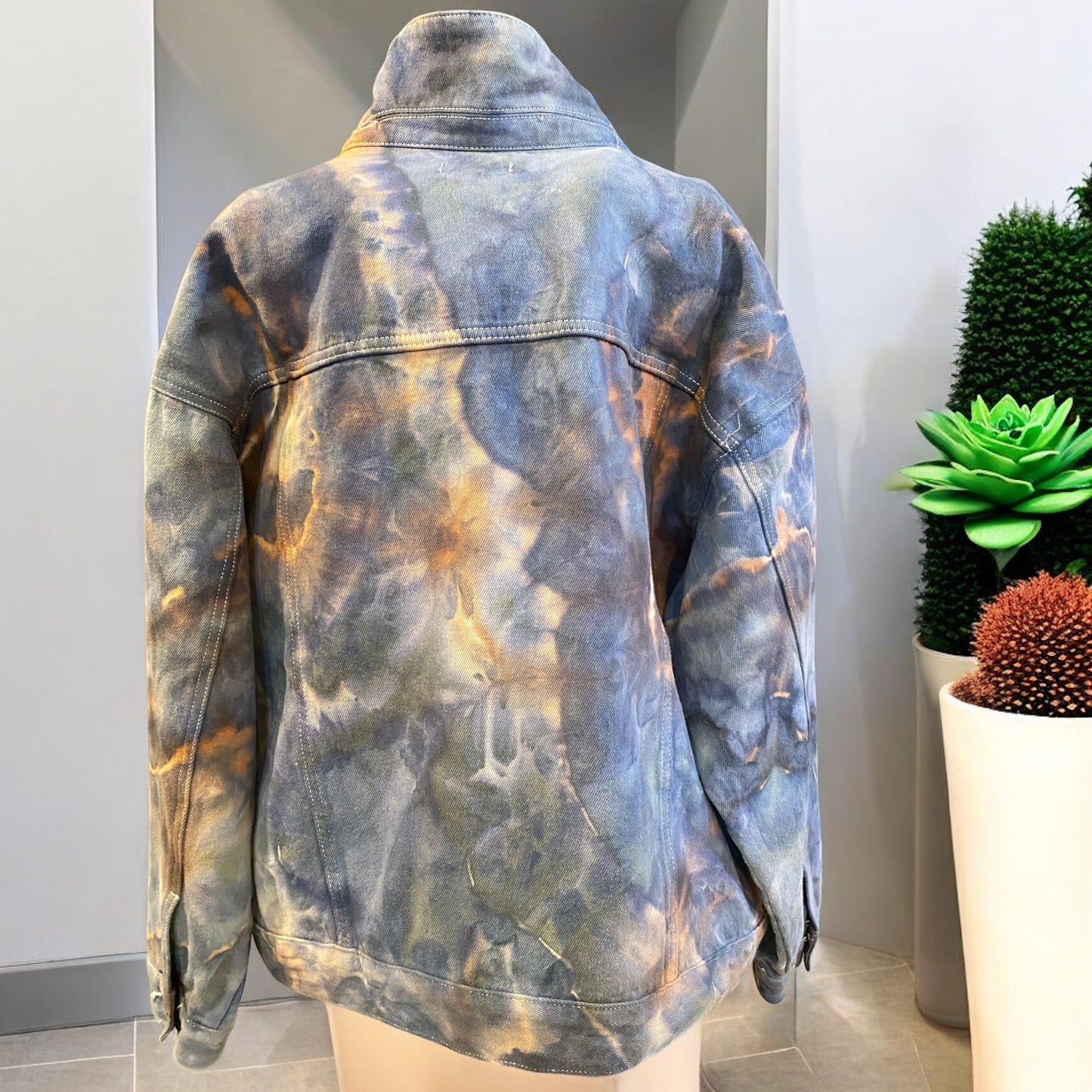 Women's Loose Geode Design Drop Sleeve Jean Jacket Size M