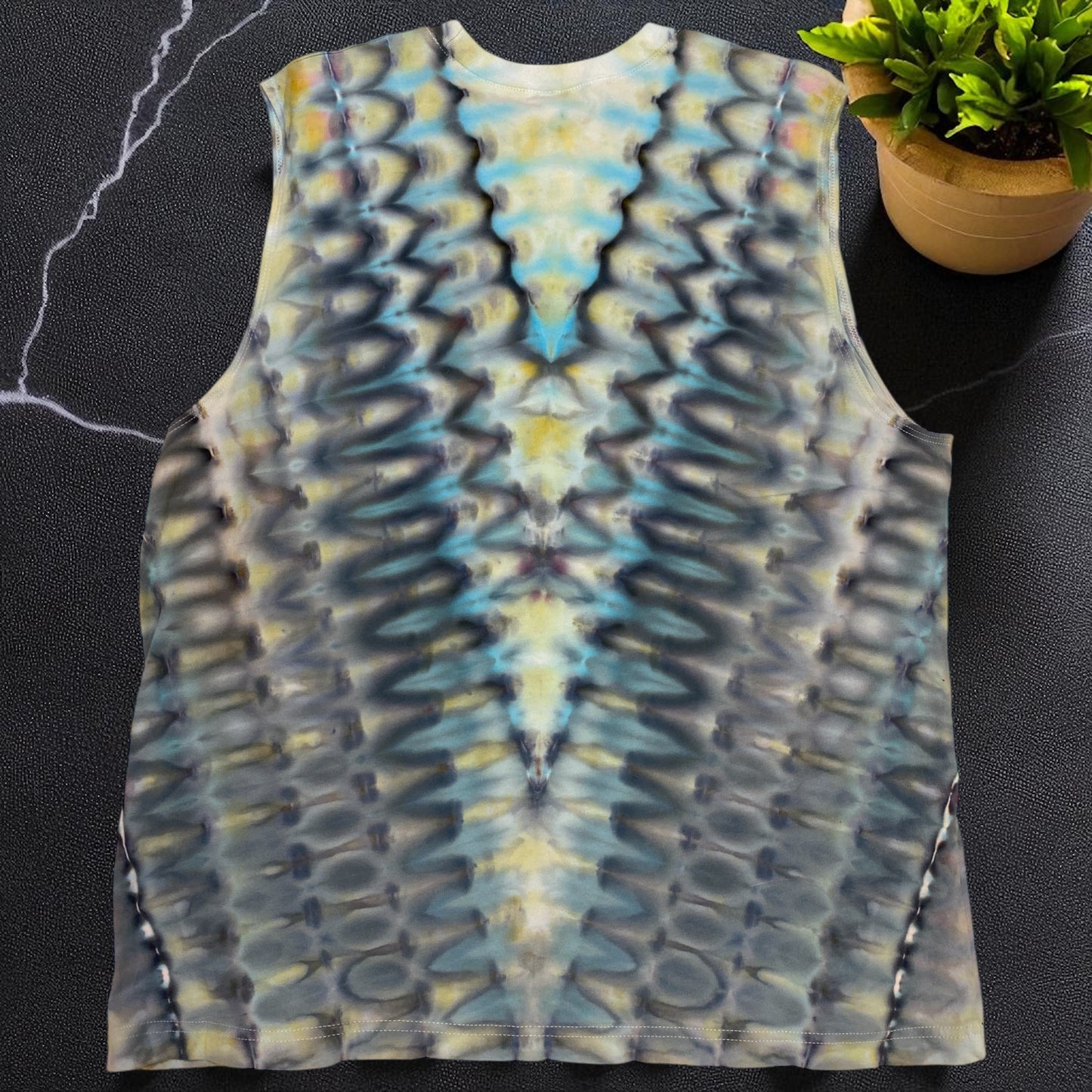 Pleated "V" Design Unisex Muscle Tank Size XL