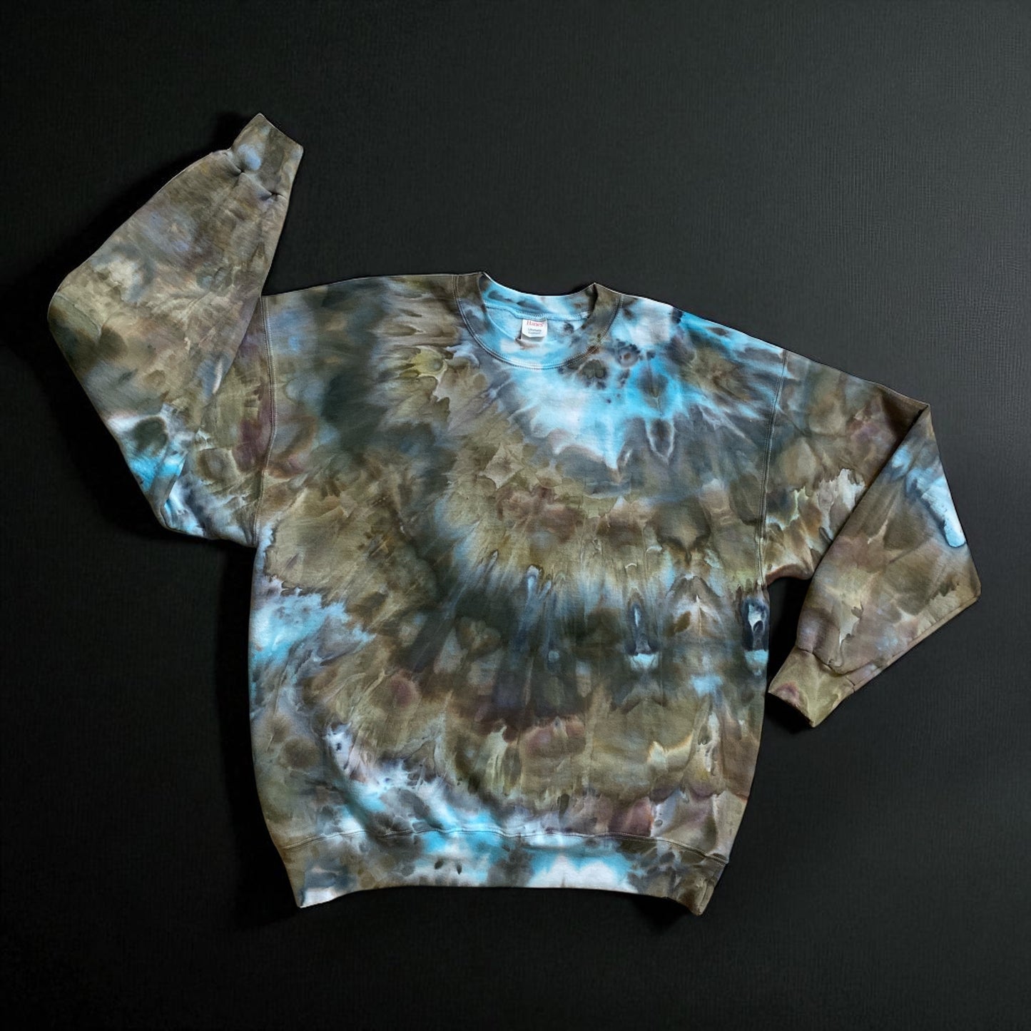 Beautiful Twist Design Unisex Crewneck Size Large