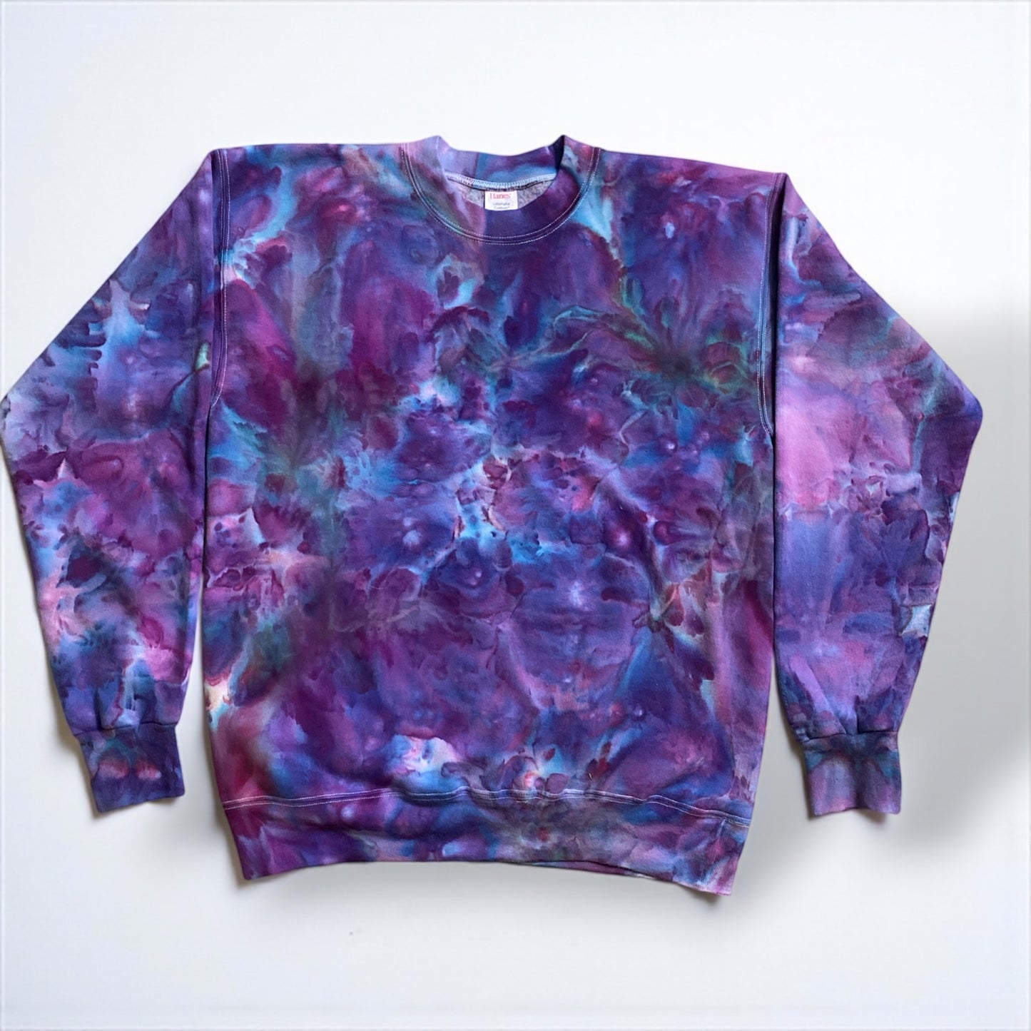 Unisex Crewneck Sweatshirt in a Tall Scrunch Design Size Small