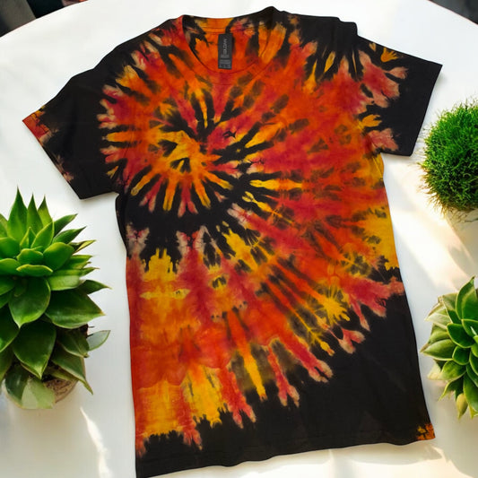 Reverse Spiral Design Women's Small Tee