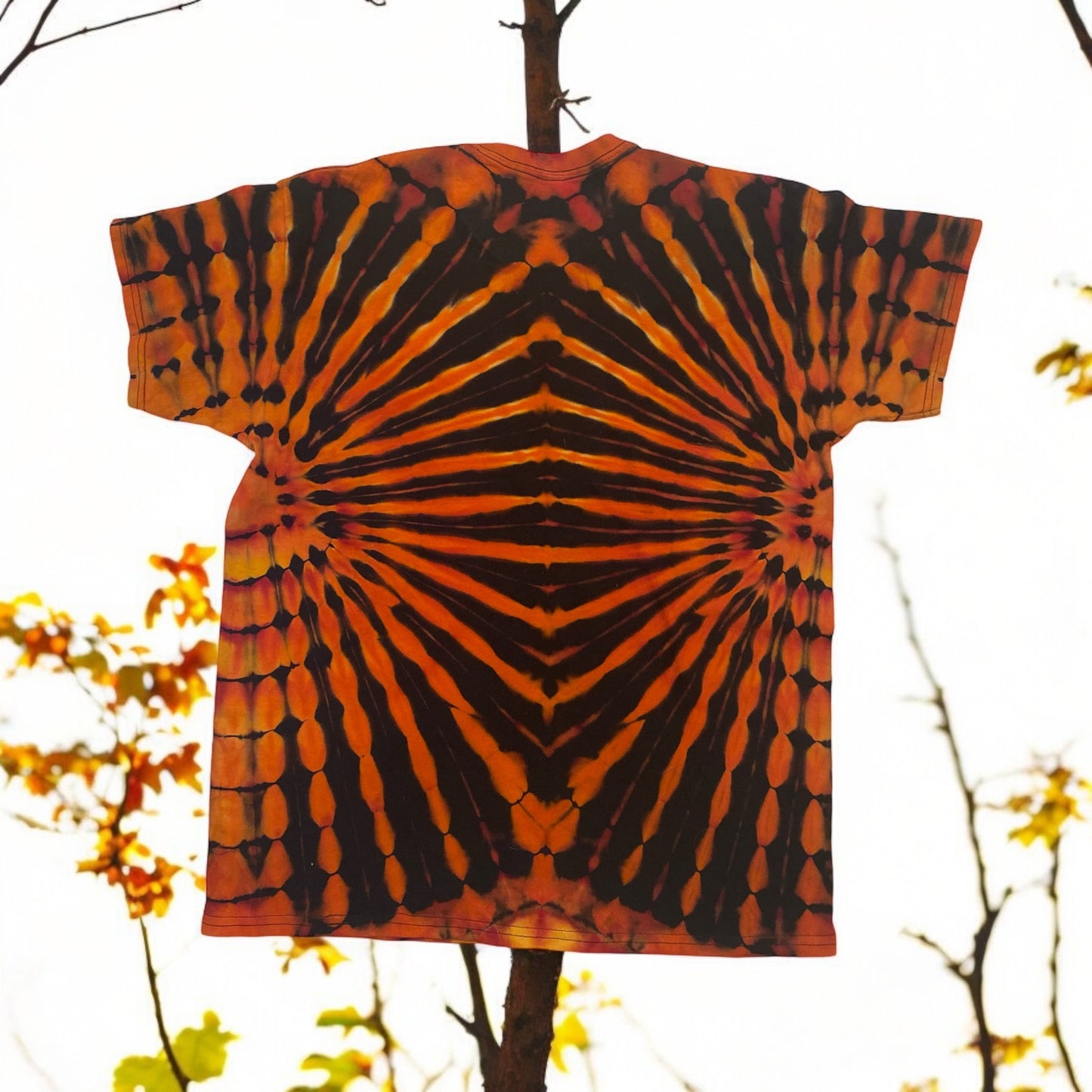 Reverse Double Fan Fold Design Unisex Large T-Shirt