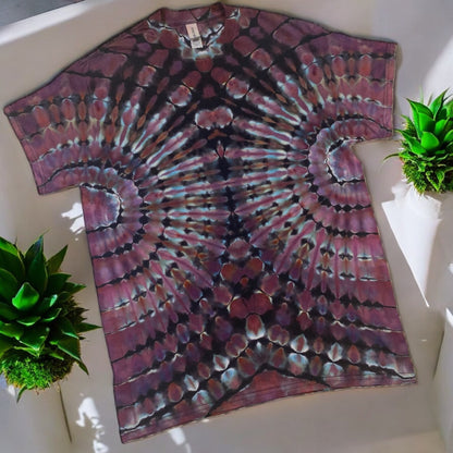 Reverse Double Fan Fold Medium Unisex T-Shirt