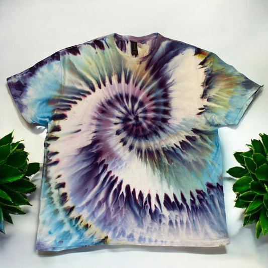Gravity Spiral Design Unisex 2XL Soft Style T-Shirt